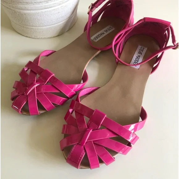 Hot Pink Steve Madden Sandals Flats with adjustable ankle strap Size 7 - Picture 4 of 14